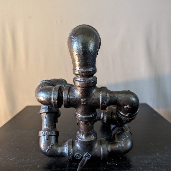 The Companion Industrial Iron Pipe Person Robot Lamp & Vintage Bulb - Picture 7 of 8